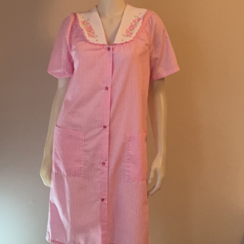 Classic Pink Button-Front Women's Robe with Embroidered Collar